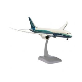 Boeing 787-8 with landing gear 1:200 Model